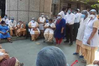 KG hospital nursing union continue protest for non payment of 3 months salary