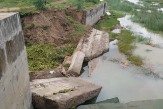collapse in front of barrage near Kolur village