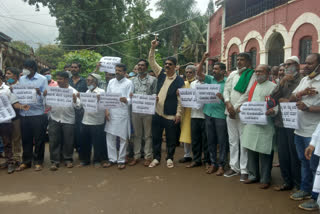 Protest against the supply of drinking water to private Sectors in Hubballi
