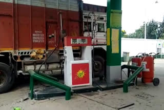 Tank burst while filling gas at CNG station