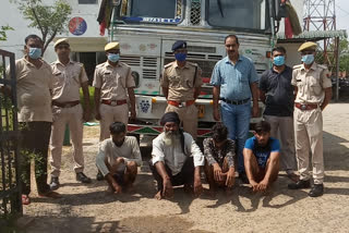 पेपर की आड़ में ले जा रहे थे गांजा, Hemp carried under cover of paper