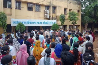 Health workers reach CHMO office to demand regularization in durg