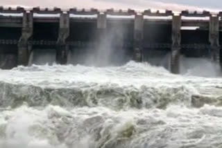 somasila dam  gates damaged due to flood at nellore