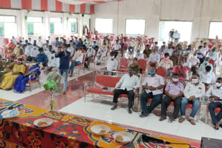 mla aruri ramesh meeting at vardhannapet for campaigning to graduate mlc