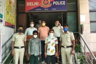 malviya nagar police arrested two snatchers in delhi