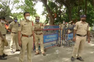 Tight security near Cm jagan's house at hyderabad lotuspond