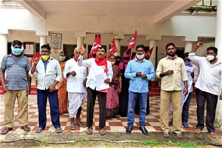 protest-at-rdo-office-in-bodhan-in-nizamabad-district