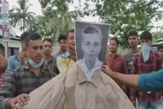 AJYCP burns effigy of Supply Minister Phani Bhusan Choudhury in Hailakandi