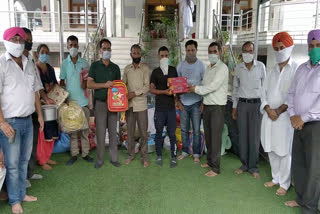 Organization to helped the family affected by fire in Ramnagar of Kullu