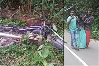 Bike riders seriously injured iduuki  idukki accidebnt  kattappana accident  ബൈക്ക് യാത്രികർക്ക് ഗുരുതര പരിക്ക്‌  മരം ഒടിഞ്ഞ് വീണ് ബൈക്ക് യാത്രികർക്ക് ഗുരുതര പരിക്ക്‌  കട്ടപ്പന ഇടുക്കി