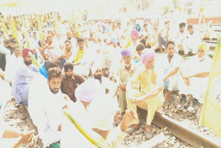 Farmers block railway tracks in Mansa against agriculture bills