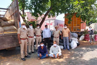 Pratapgarh news, smugglers arrested, Pratapgarh police