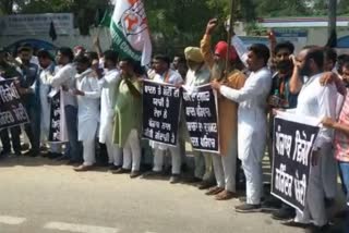 bathinda harsimrat kaur badal and sukhbir badal arrives in talwandi sabo congress protest with black flags