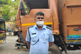 Attempt to murder trafic police at  guwahati