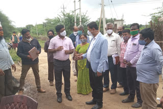 District Collector Mahantesh beelagi visit flood affected area