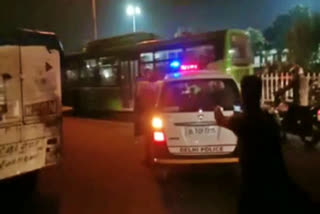 bus runs over crowd in Delhi