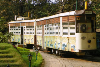 Kolkata first library on tram unveiled, with free Wi-Fi and book events as add-ons