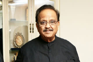 SP Balasubrahmanyam Fans Rushed To MGM Hospital