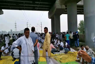 farmers jammed railway track in yamunanagar