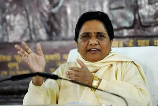 Mayawati attacks UP govt over crimes against women  Mayawati  UP govt  law and order situation  Dalits and women  സ്ത്രീകൾക്കെതിരായ അതിക്രമം; യുപി സർക്കാരിനെതിരെ ആഞ്ഞടിച്ച് മായാവതി  മായാവതി  ട്വീറ്റ് ചെയ്തു