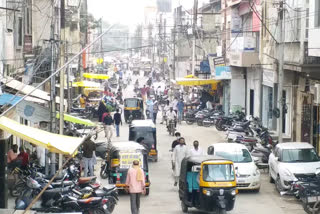 Merchants' bandh mixed response from traders