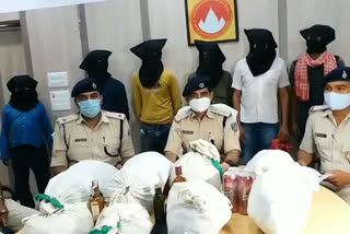 deoghar-police-caught-8-people-with-gaanja