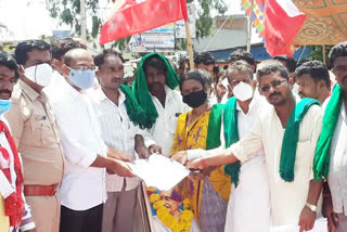 Protest demanding withdrawal of APMC Act