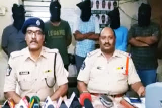 ipl-cricket-betting-gang-arrested-in-mangalgiri