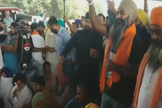 Akalis who went to the Punjab Bandh dharna had to face opposition in jalandhar