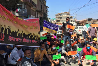 kisan sabha blocked road in theog