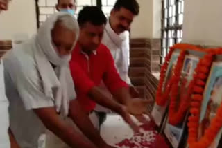 bjp workers pay tribute to pandit deendayal upadhyay