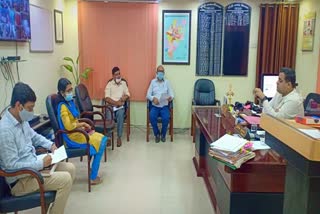 Municipal commissioner held meeting in ranchi, Encroachment free of bada talab in Ranchi, News of Ranchi Municipal Corporation, रांची में नगर आयुक्त ने की बैठक, अतिक्रमण मुक्त होगा रांची का बड़ा तालाब, रांची  नगर निगम की खबरें