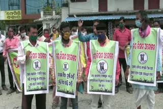 Bargarh farmers road strike againest agriculture bill