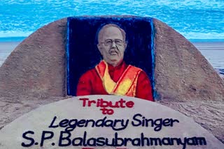 Sudarshan pattnaik pays tribute SP Balasubramanyam through sand scpulture in Odisha