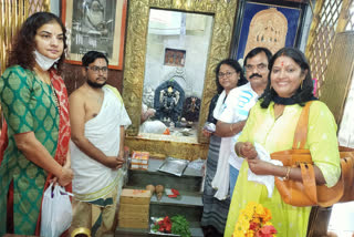 Actress Prema Visited Temples in Raichuru