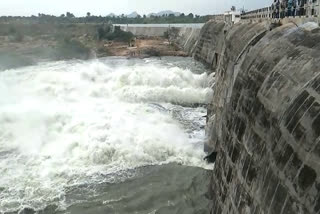 floods came to saralasagar at shankarampeta in wanaparthy district