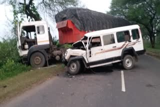 Five labourers dead and Seven injured as van collides with truck in MP
