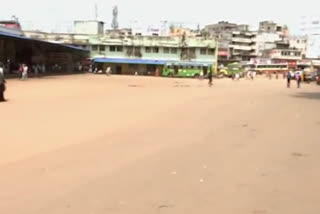 Hubli Old Bus Stand  shopers and transport officials conflict