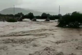 Parts of Telangana affected by incessant rainfall  Telangana  rainfall  India Meteorological Department  കനത്ത മഴ; തെലങ്കാനയിലെ പലസ്ഥലങ്ങളും വെള്ളത്തിനടിയില്‍  തെലങ്കാന  കനത്ത മഴ