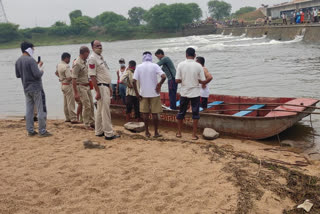 one man dies due to drowning in Bargaon Anicut at dongargaon