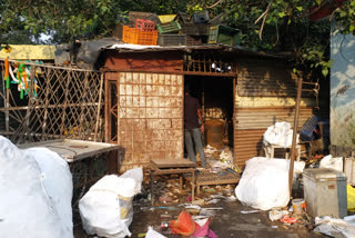 In Lucknow, junk traders are forced to take loans due to lockdown