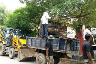 Banaras: Municipal Corporation's action against peddlers, people angry