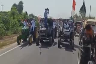 Congress holds mega tractor rally against agriculture bills in taran tarn