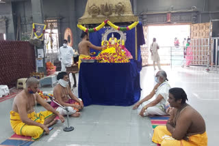 yadadri lakshmi narasimha swamy