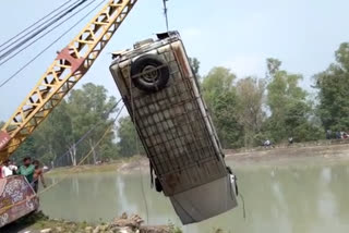 an uncontrolled vehicle fell into a canal, two killed in bijnor uttar pradesh