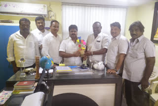 tdp leaders meet konna ravikumar