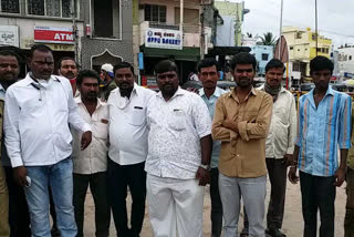 auto driver demanded to help from state government in yadgir