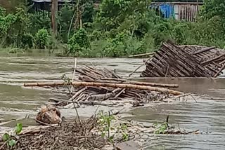 বাঢ়নি পানীয়ে উটোৱাই নিলে মাজুলীৰ শালমৰা-বনগাঁও সংযোগী দলং