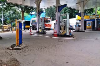 Petrol bunk owners extend their support to Karnataka Bandh