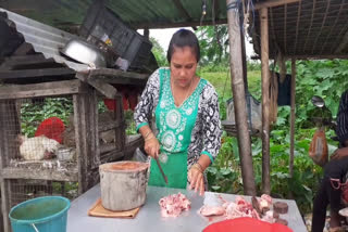 মাংসৰ দোকানেৰে পৰিয়াল পোহপাল দিছে ৰঙিয়াৰ বীণা দাসে